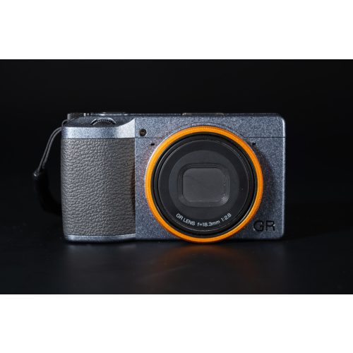 Ricoh GR III Street Edition (DB-110 akkumulátor + GC-9 tok) (Használt termék)